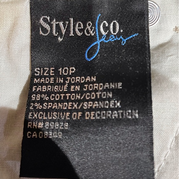 Women’s Style&Co Petite Jeans - Picture 4 of 4